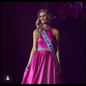 Ashley Lauren Size 2: Pageant/ Prom